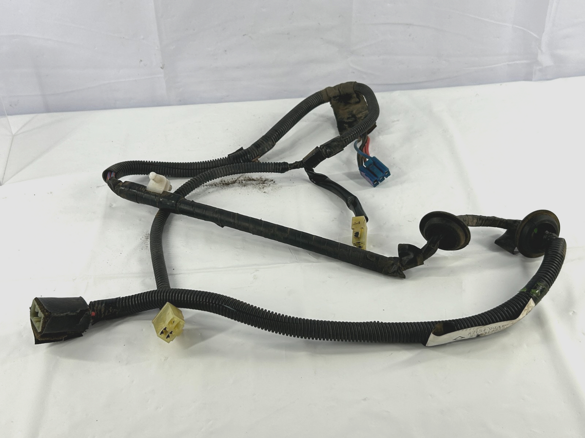 1988-1990 Toyota Land Cruiser Rear Right Door Window Wire Harness OE 82154-90A03