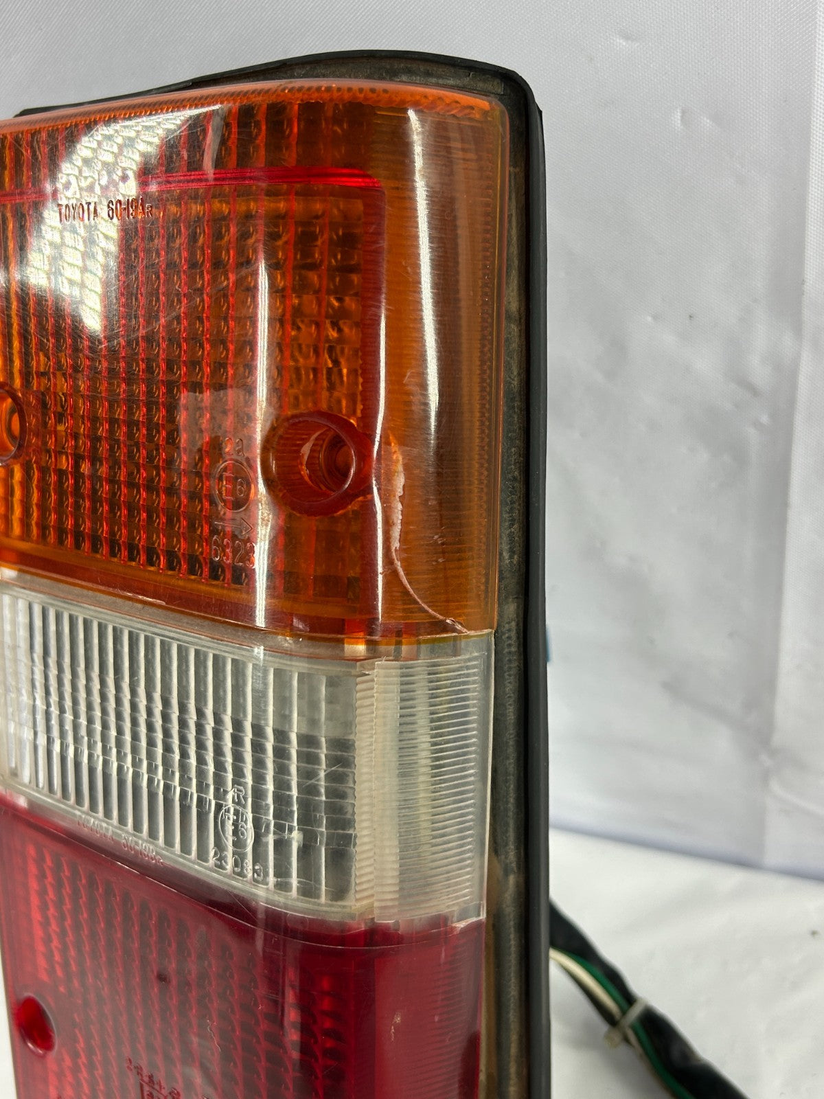 1984-1990 Toyota Land Cruiser Rear Right Tail Light Lamp Assy OEM 81550-90A11