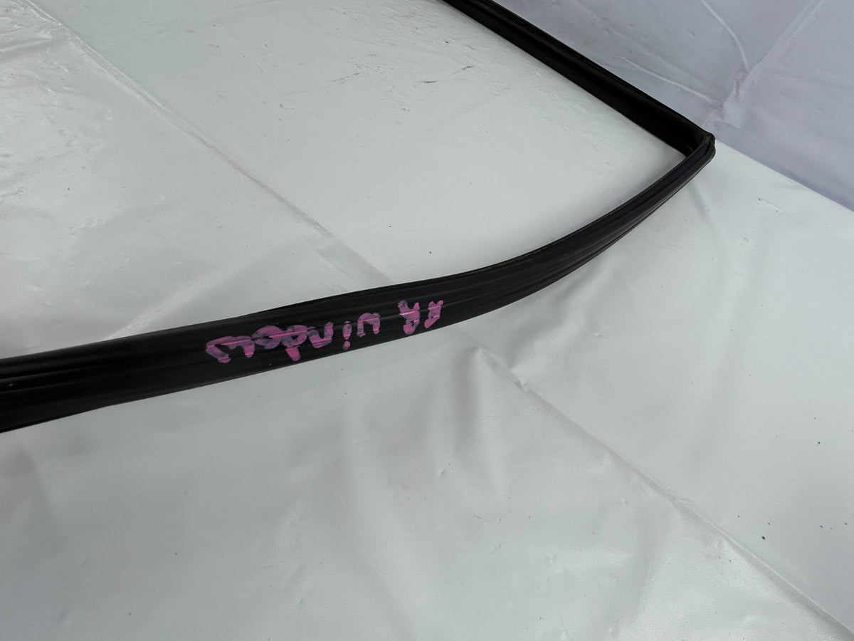 81-90 Toyota Land Cruiser Rear Right Door Window Glass Run Seal OEM 67871-90A00