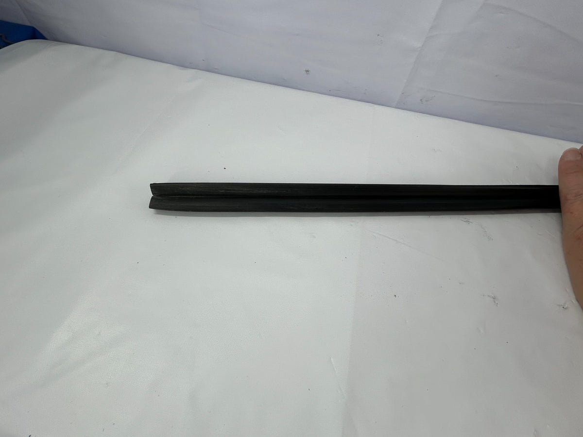 81-90 Toyota Land Cruiser Rear Right Door Window Glass Run Seal OEM 67871-90A00