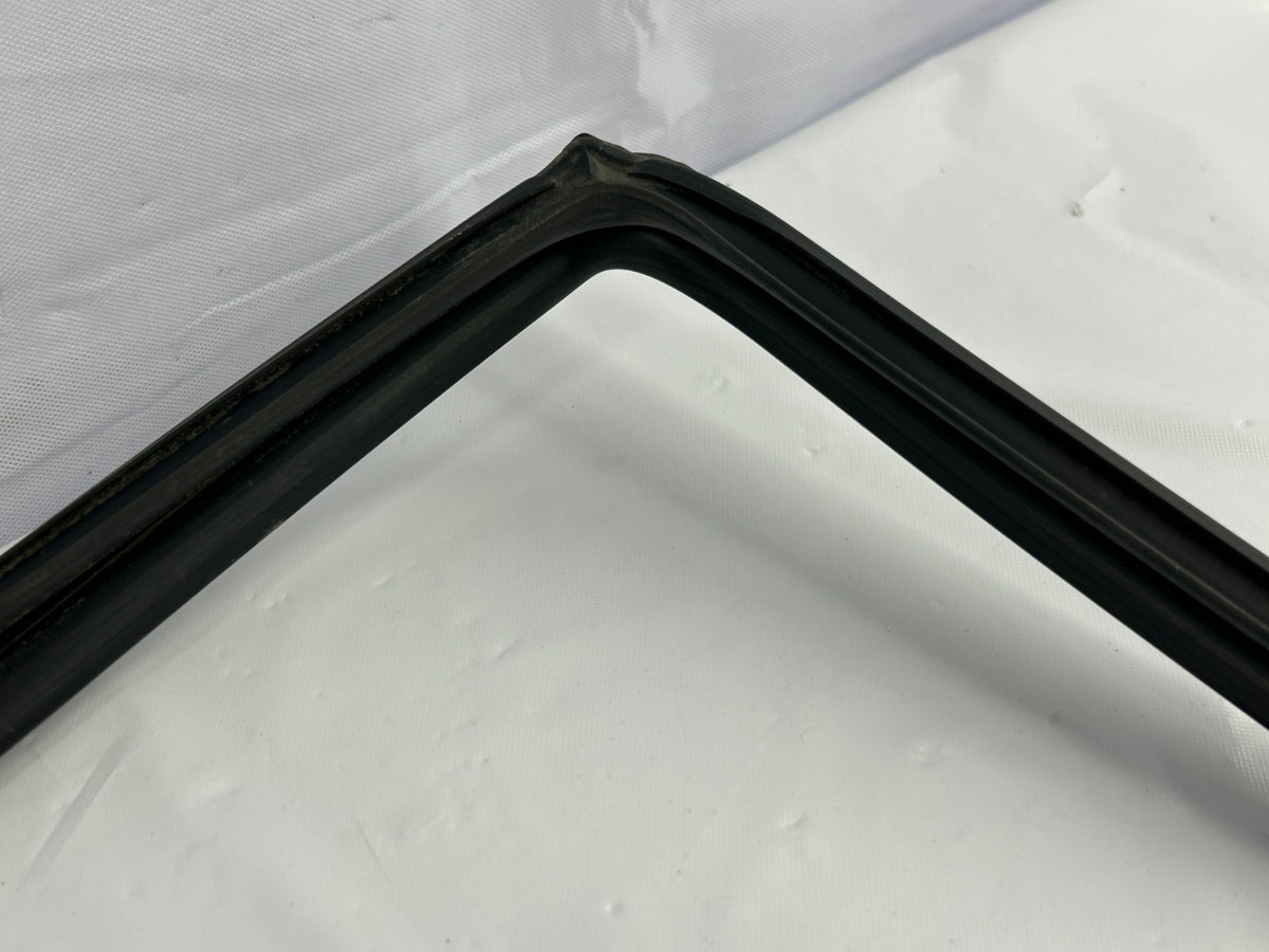 81-90 Toyota Land Cruiser Rear Right Door Window Glass Run Seal OEM 67871-90A00