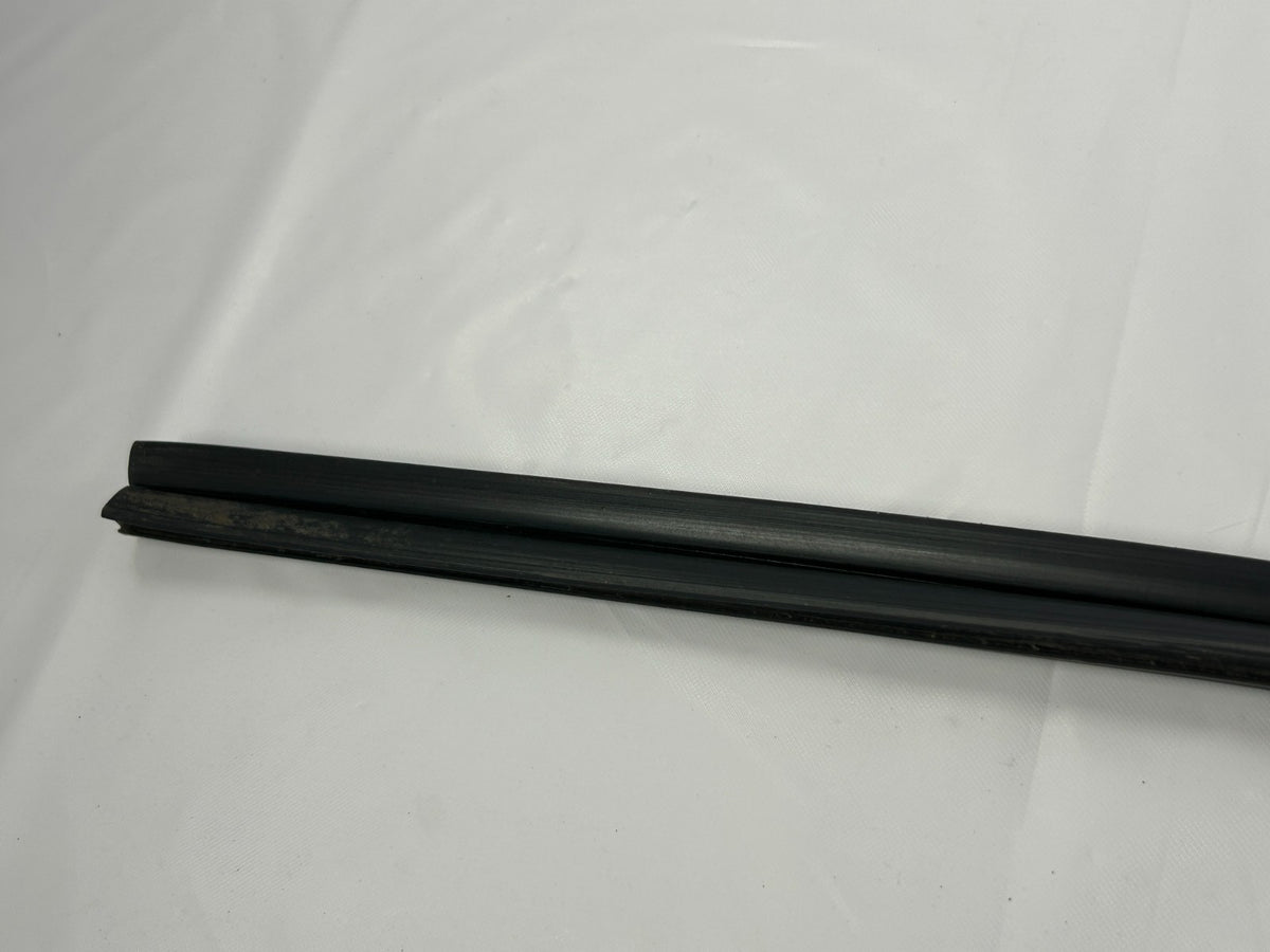 81-90 Toyota Land Cruiser Rear Right Door Window Glass Run Seal OEM 67871-90A00