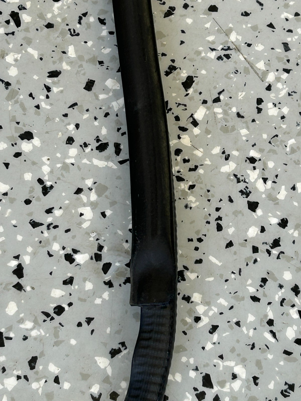 85-90 Toyota Land Cruiser Front Right Door Window Glass Run Seal OEM 68141-90A03