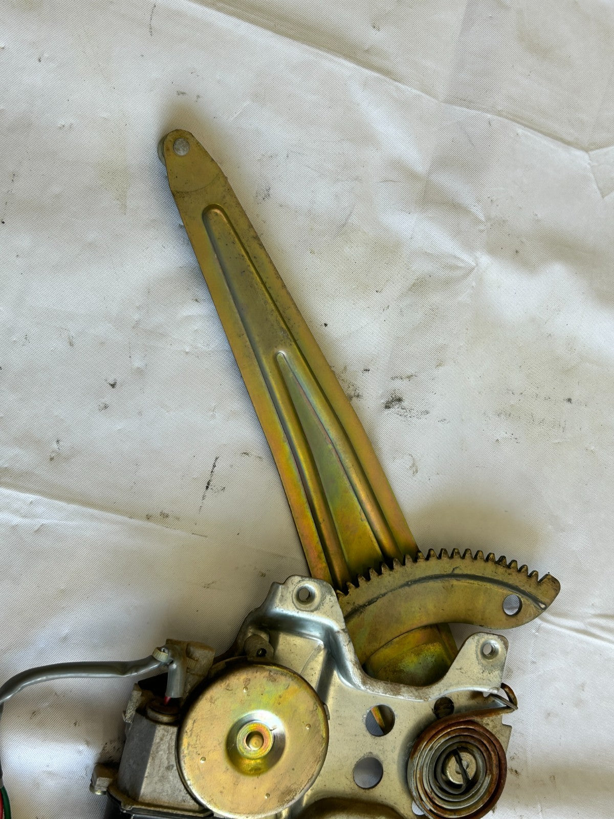 1988-1990 Toyota Land Cruiser Rear Left Window Regulator Motor OEM 85720-90A01