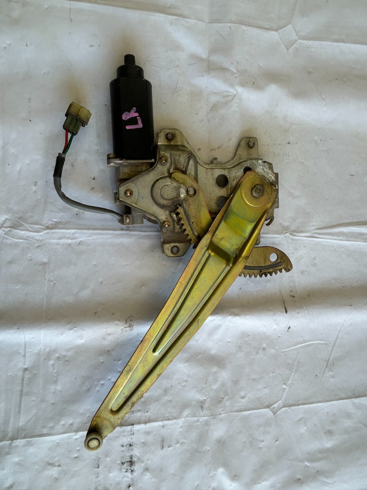 1988-1990 Toyota Land Cruiser Rear Left Window Regulator Motor OEM 85720-90A01