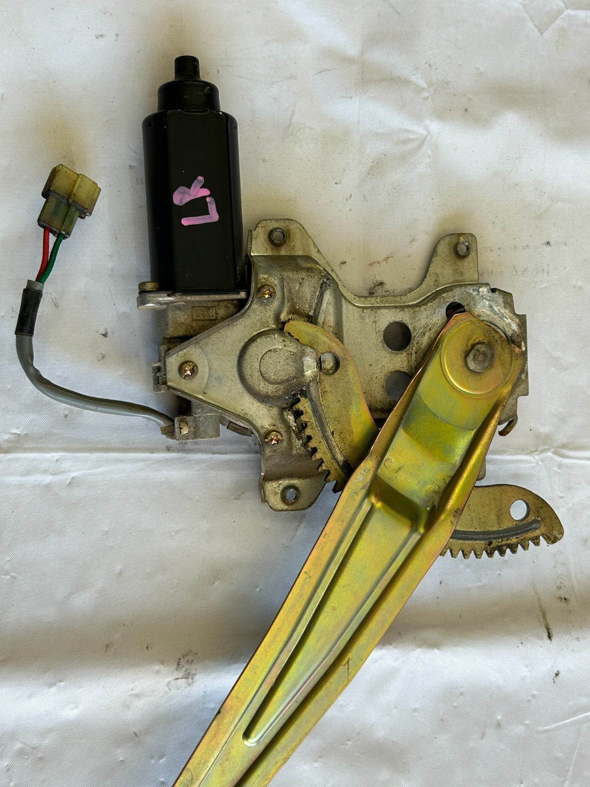 1988-1990 Toyota Land Cruiser Rear Left Window Regulator Motor OEM 85720-90A01