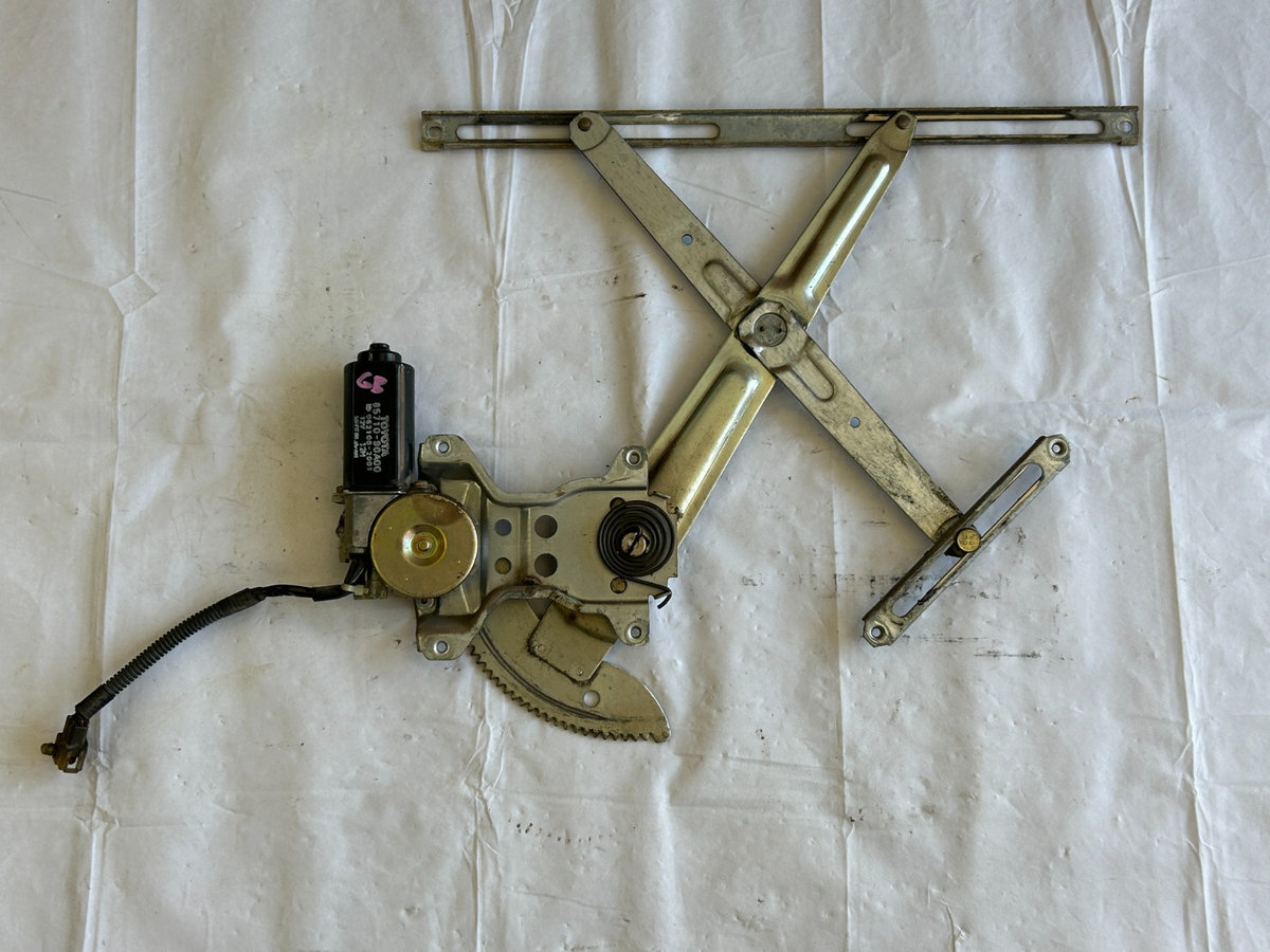 88-90 Toyota Land Cruiser Front Right Window Regulator & Motor OEM 85710-90A00