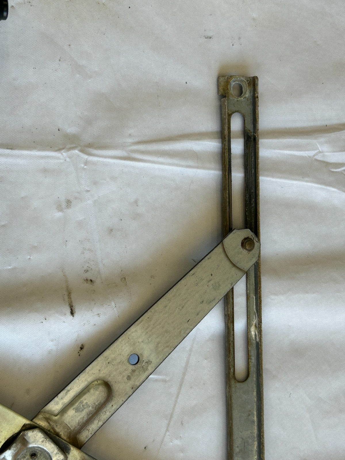 88-90 Toyota Land Cruiser Front Right Window Regulator & Motor OEM 85710-90A00