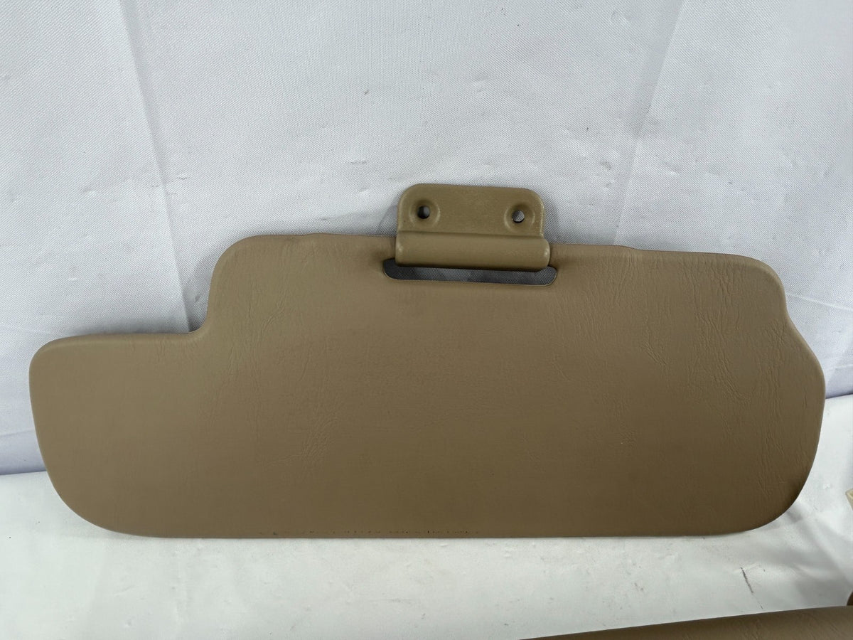 1999-2003 Toyota Land Cruiser Right Passenger Side Sun Visor OEM 74310-60772-A0