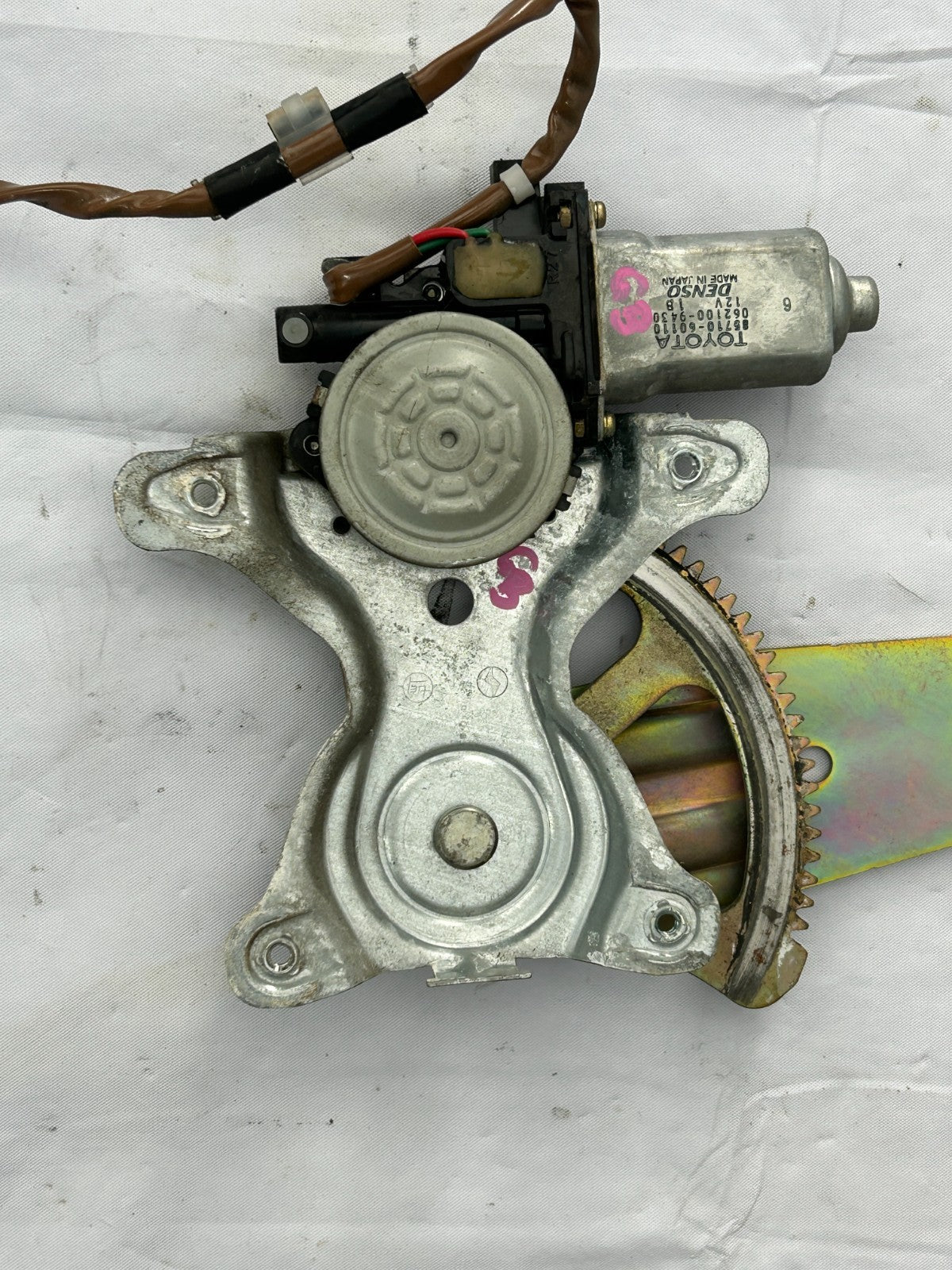 98-00 Toyota Land Cruiser Rear Left Power Window Regulator Motor OEM 85710-60110