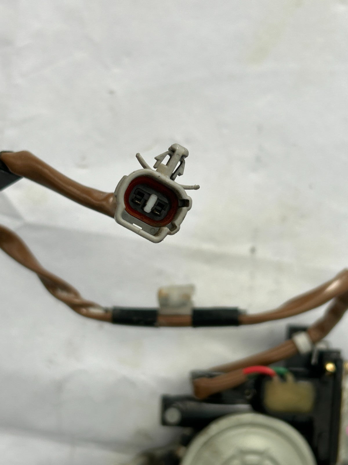 98-00 Toyota Land Cruiser Rear Left Power Window Regulator Motor OEM 85710-60110