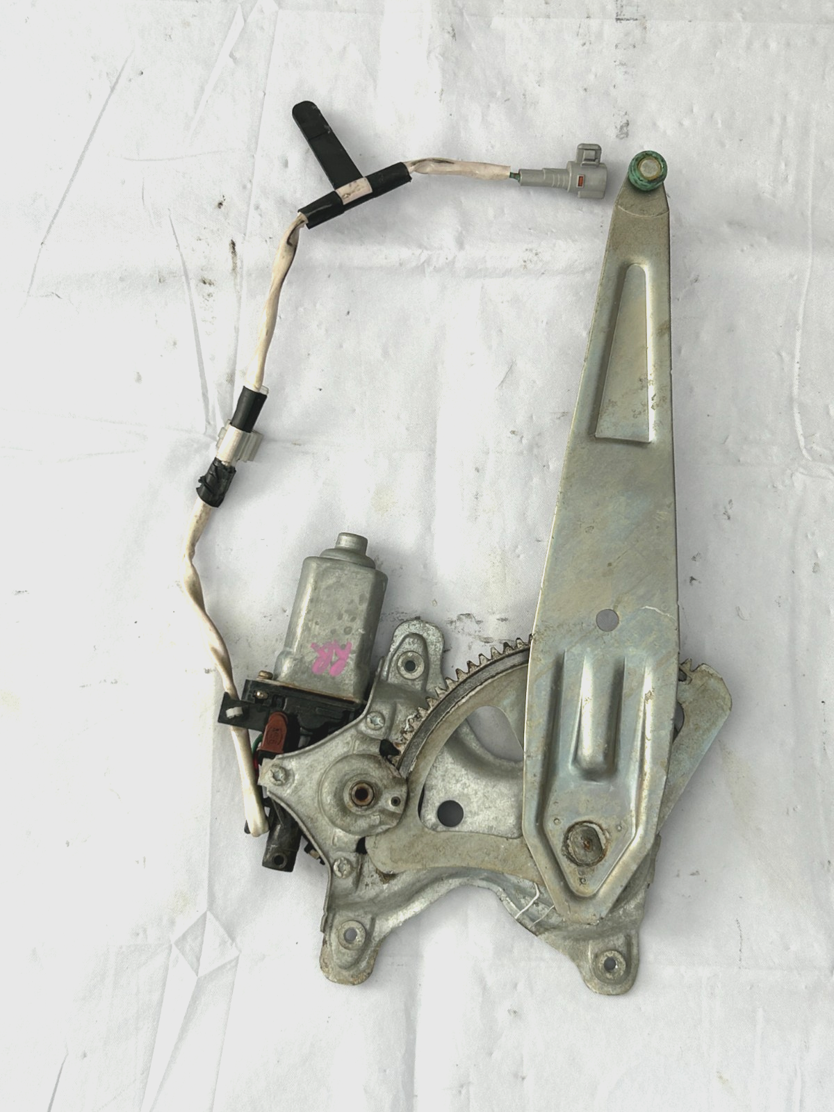 98-01 Toyota Land Cruiser Rear Right Window Regulator Motor OEM 85720-60110