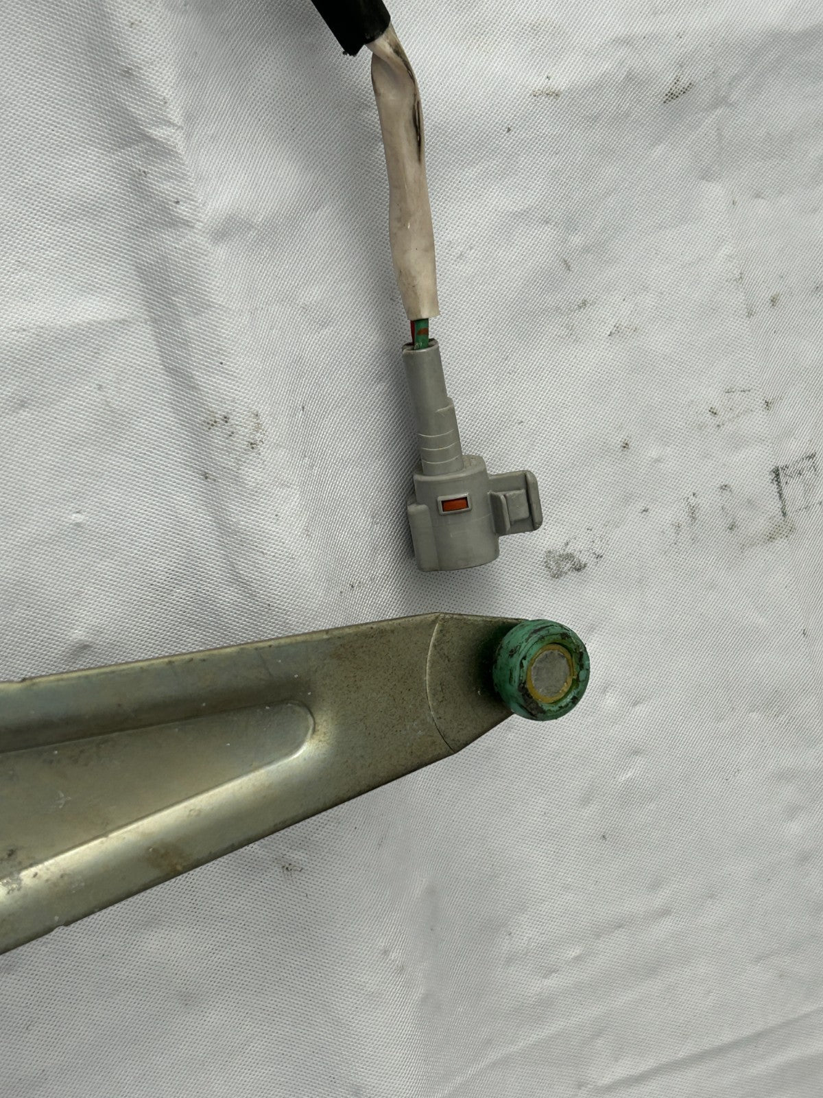 98-01 Toyota Land Cruiser Rear Right Window Regulator Motor OEM 85720-60110