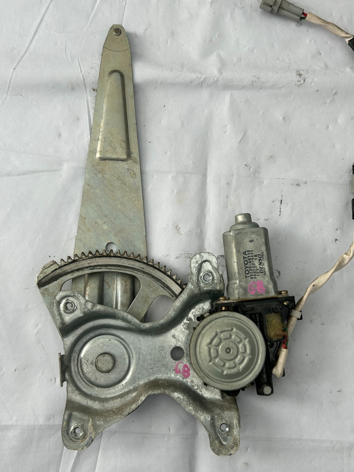 98-01 Toyota Land Cruiser Rear Right Window Regulator Motor OEM 85720-60110
