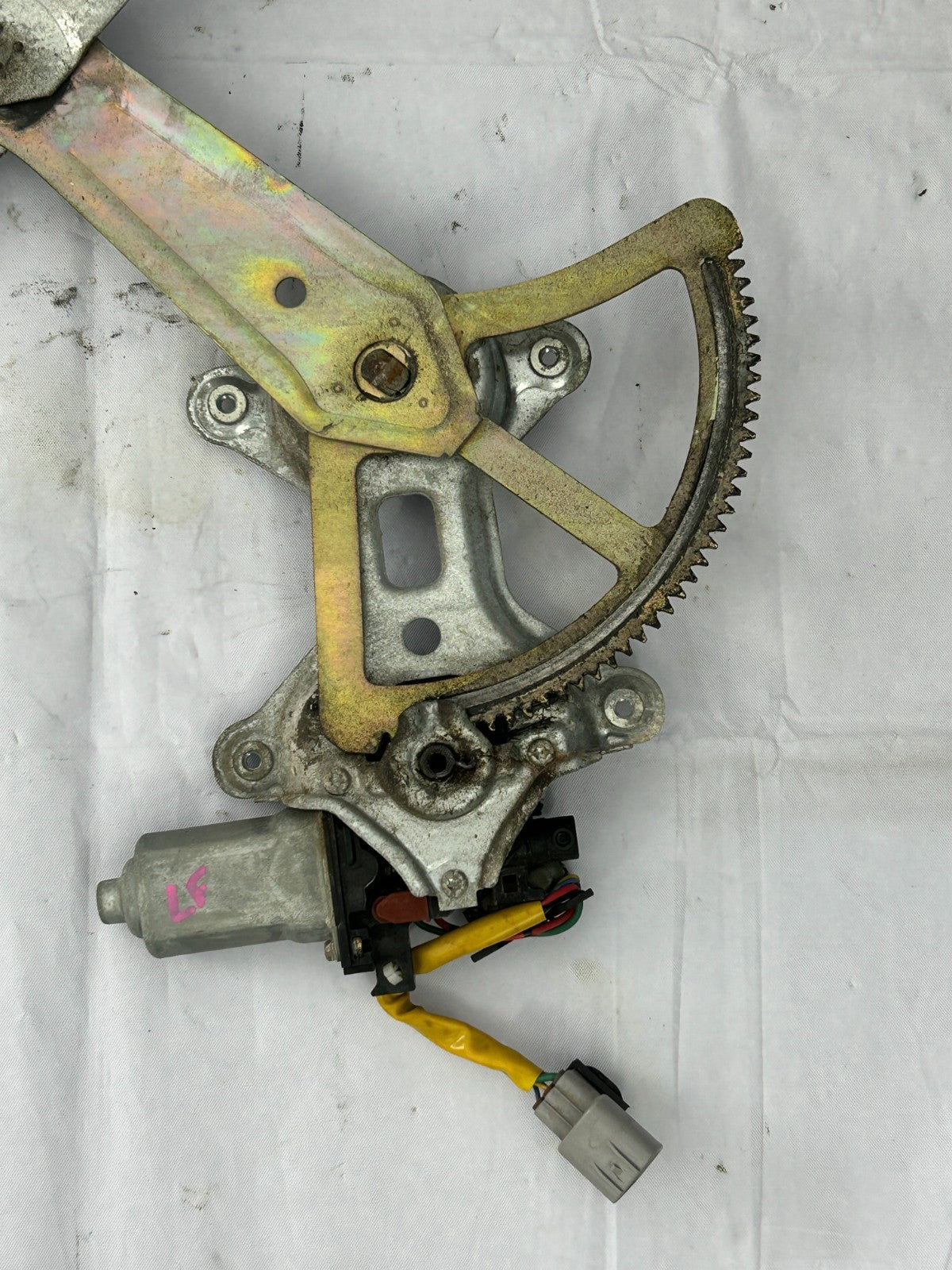 98-07 Toyota Land Cruiser Front Left Window Regulator W/ Motor OEM 69802-60070