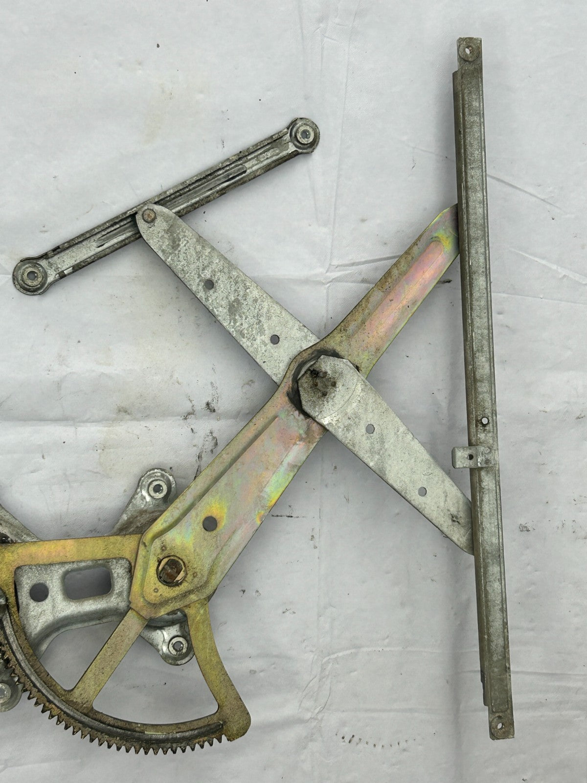 98-07 Toyota Land Cruiser Front Left Window Regulator W/ Motor OEM 69802-60070