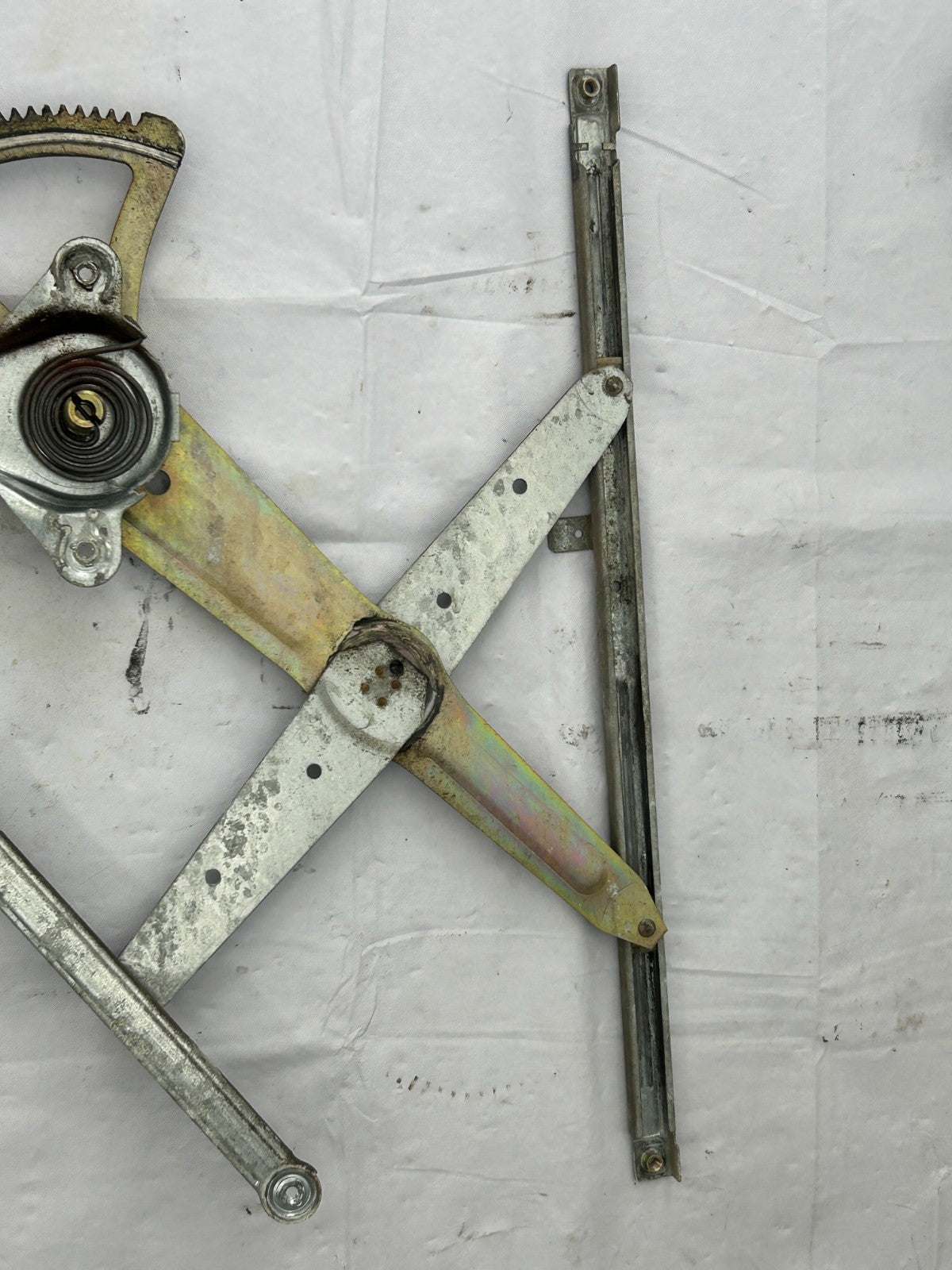 98-07 Toyota Land Cruiser Front Left Window Regulator W/ Motor OEM 69802-60070