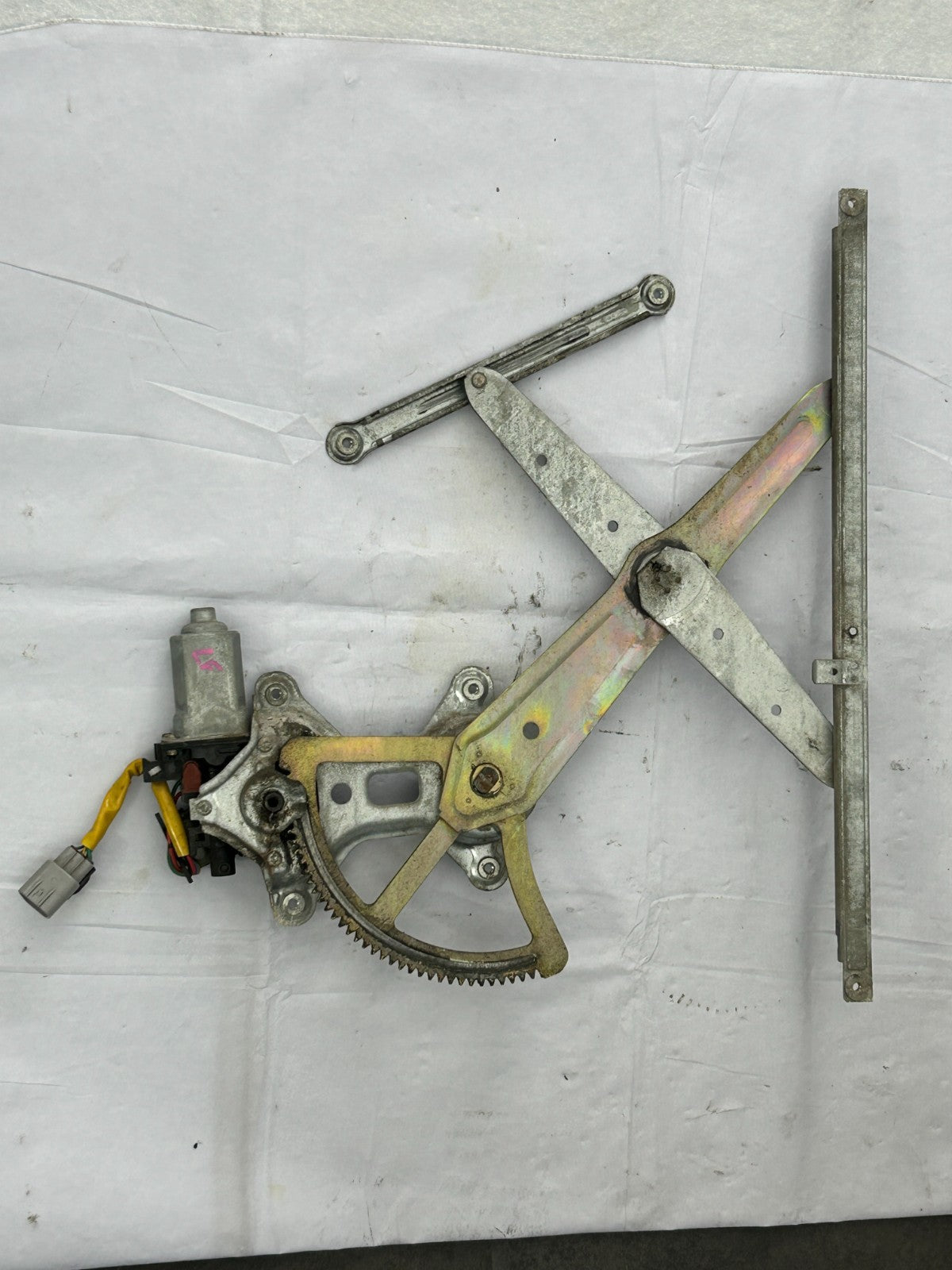 98-07 Toyota Land Cruiser Front Left Window Regulator W/ Motor OEM 69802-60070