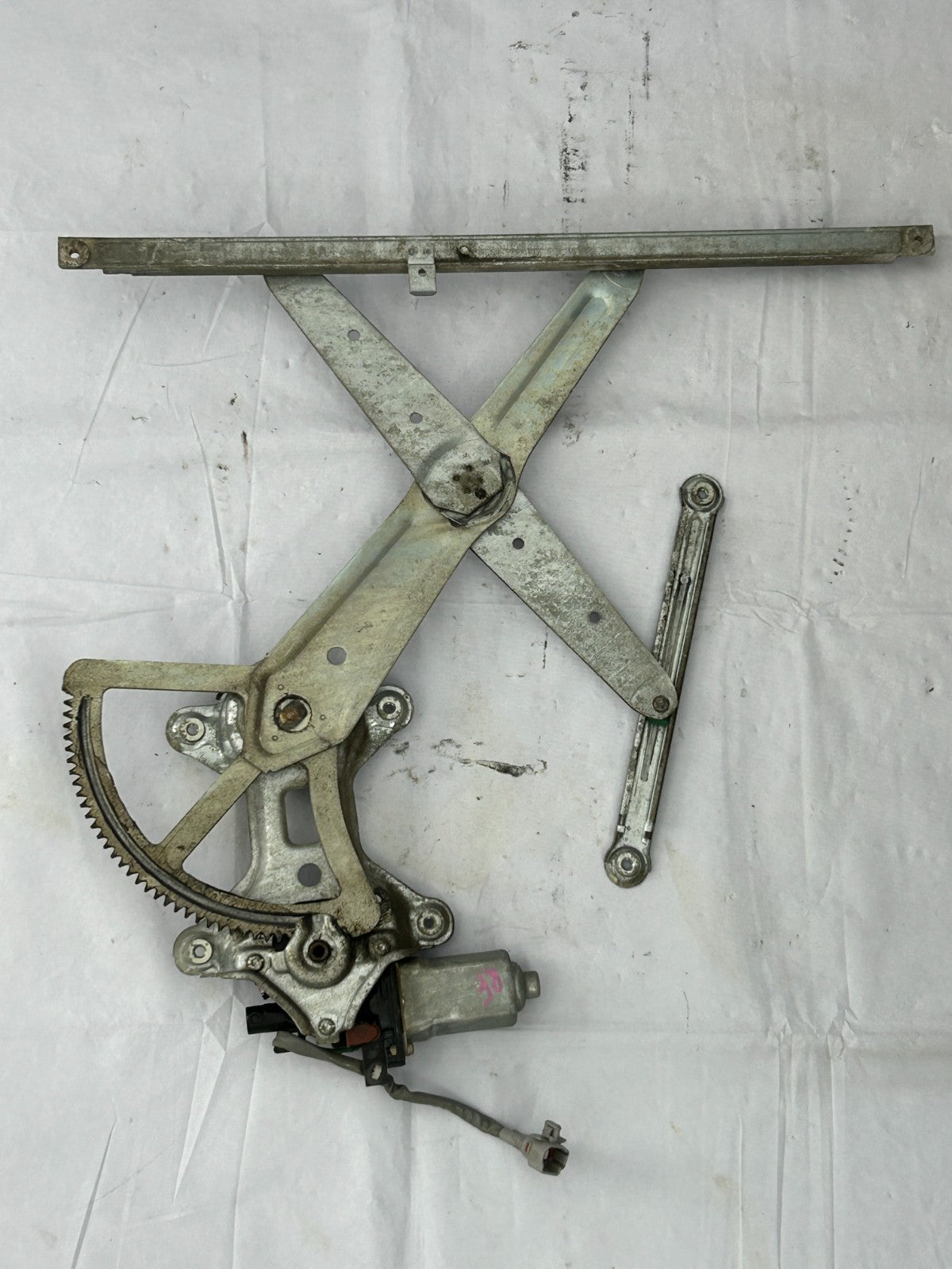 98-07 Toyota Land Cruiser Front Right Window Regulator W/ Motor OEM 69801-60070