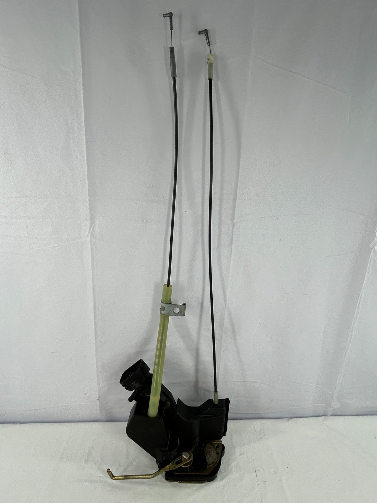 1999-2007 Toyota Land Cruiser Rear Left Door Lock Latch Actuator OEM 69060-60061