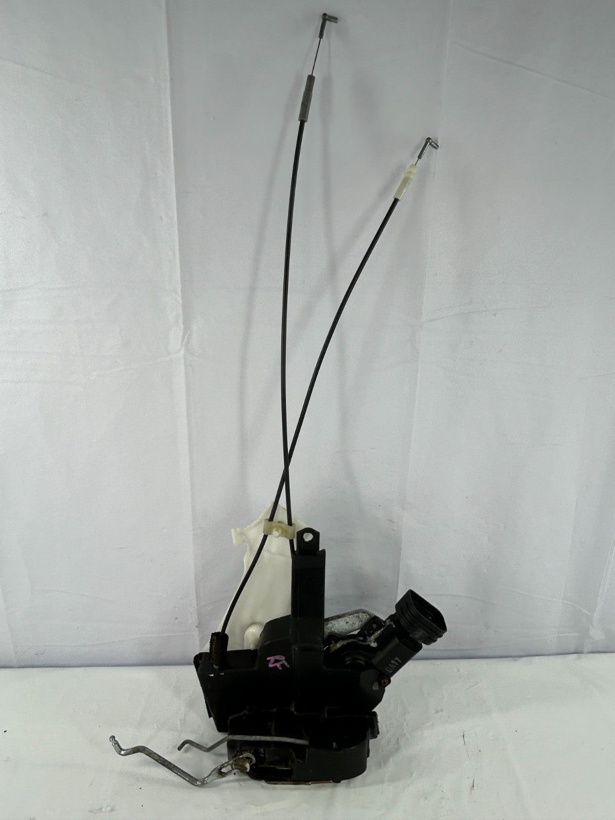 98-01 Toyota Land Cruiser Front Right Door Lock Latch Actuator OEM 69030-60081