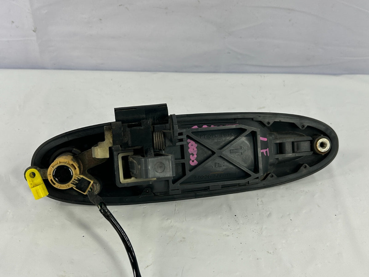 1998-2001 Toyota Land Cruiser Front Left Door Outside Handle OEM 69220-60070