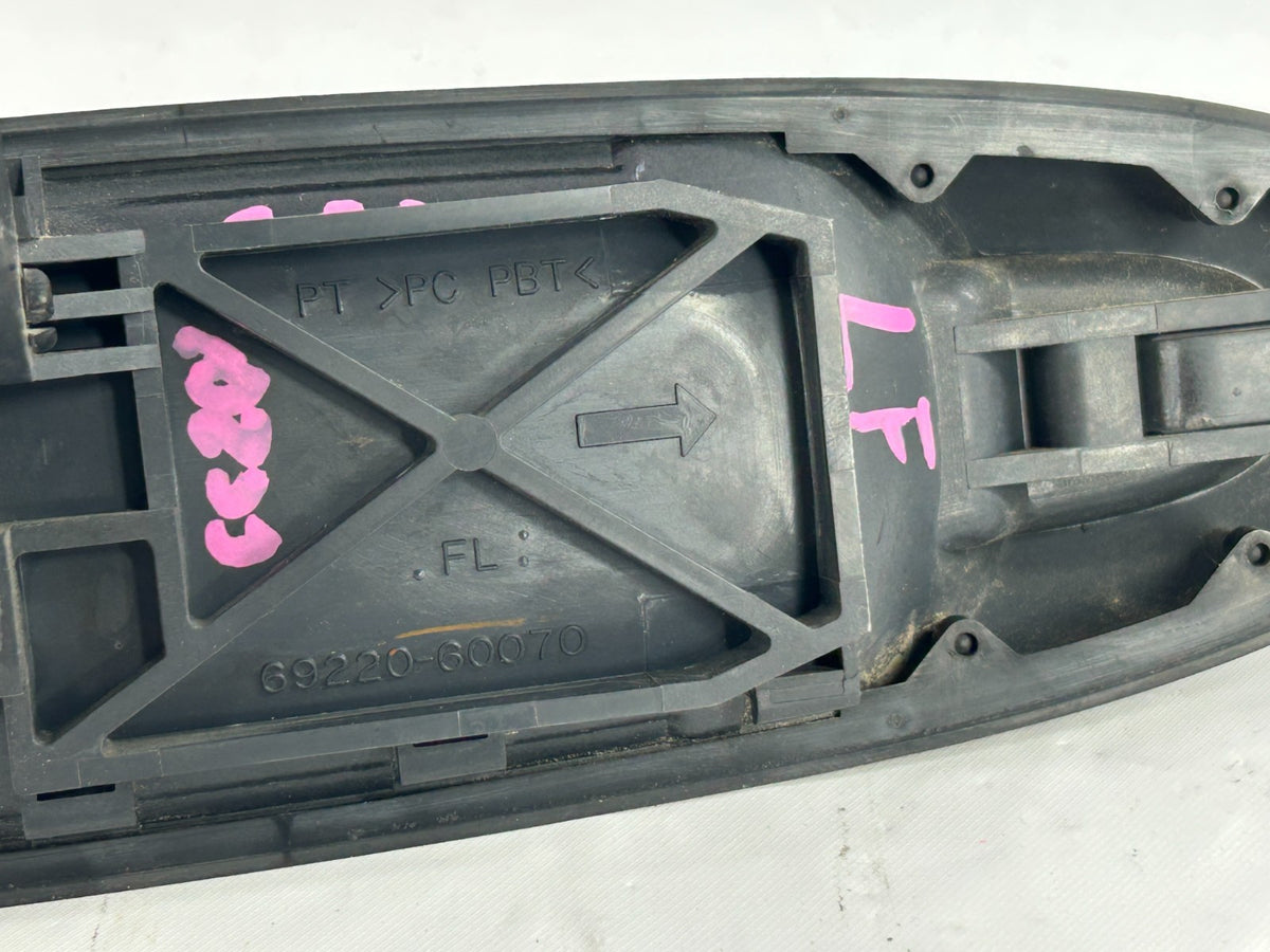 1998-2001 Toyota Land Cruiser Front Left Door Outside Handle OEM 69220-60070
