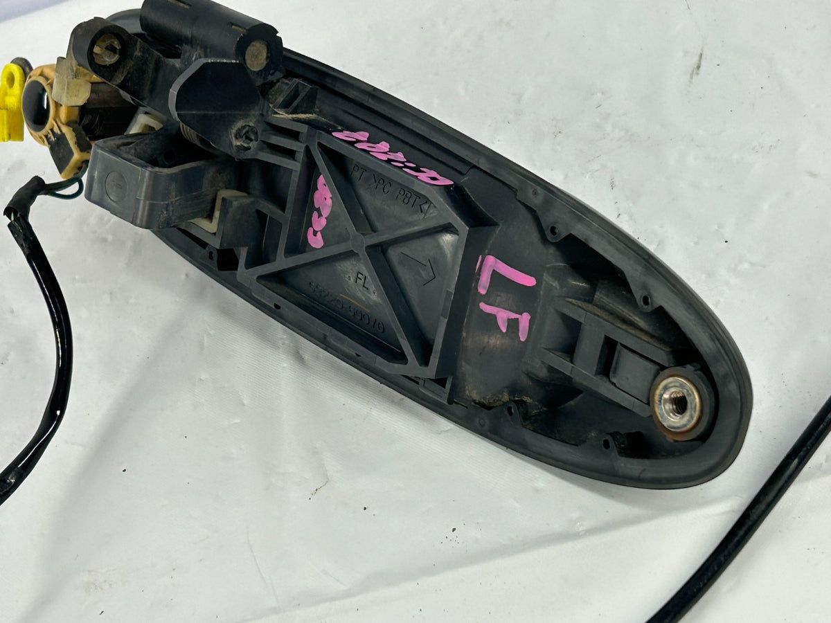 1998-2001 Toyota Land Cruiser Front Left Door Outside Handle OEM 69220-60070