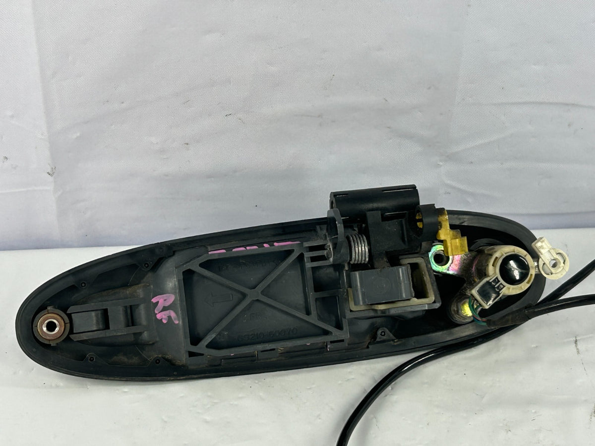 1998-2001 Toyota Land Cruiser Front Right Door Outside Handle OEM 69210-60070-C0