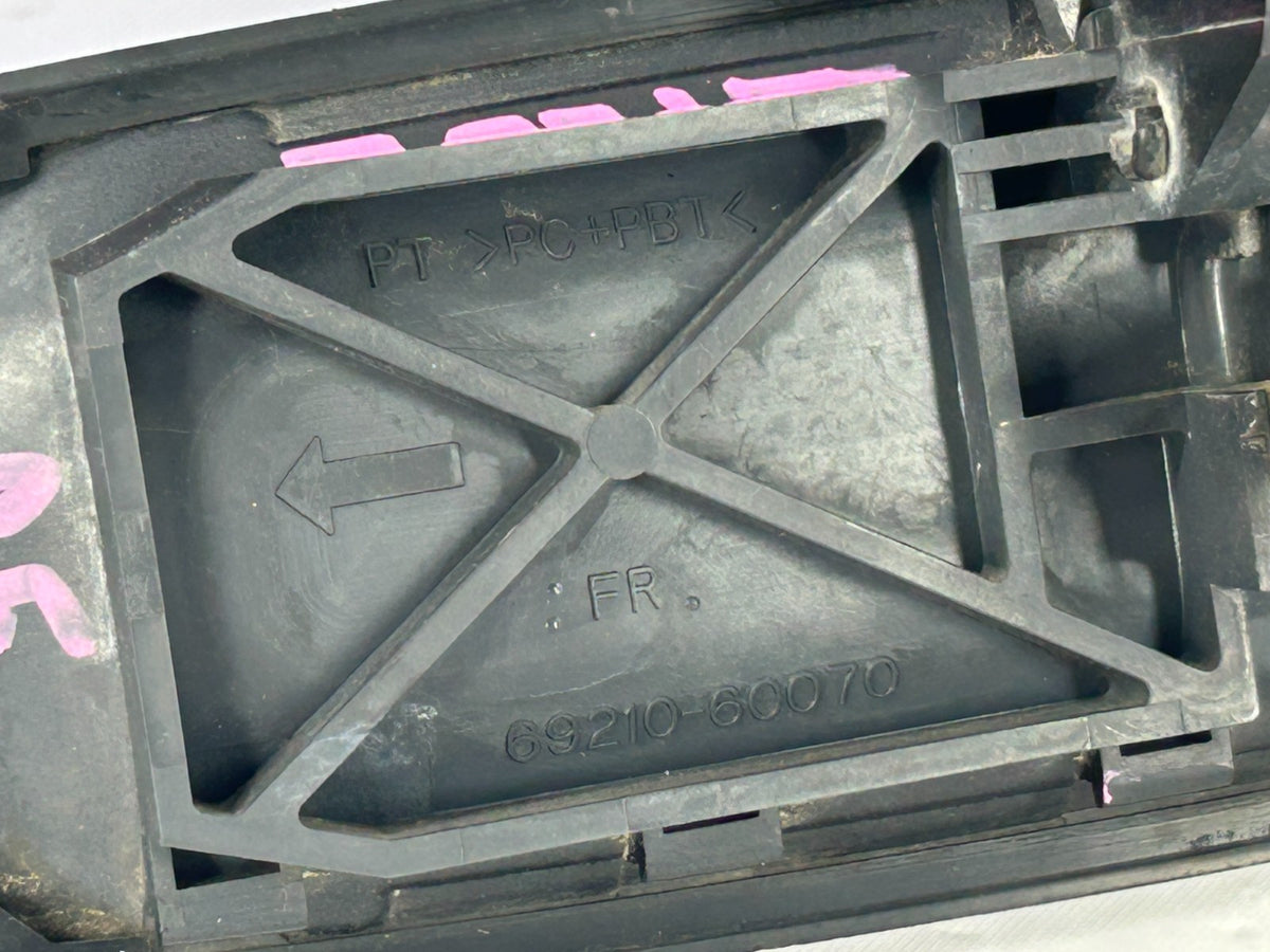 1998-2001 Toyota Land Cruiser Front Right Door Outside Handle OEM 69210-60070-C0
