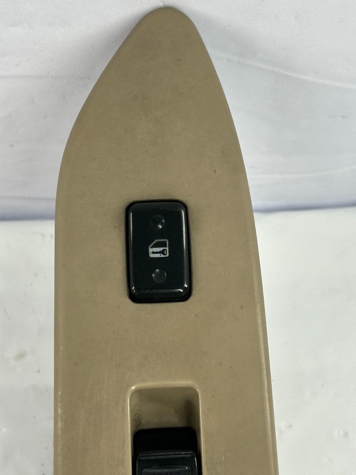 98-01 Toyota Land Cruiser Front Right Side Window Switch W/Bezel OEM 84810-60050