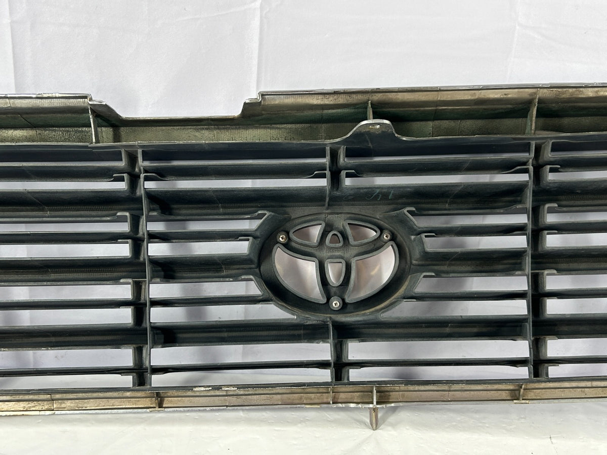 1998-2003 Toyota Land Cruiser Front Upper Radiator Grille Chrome OEM 53111-60340