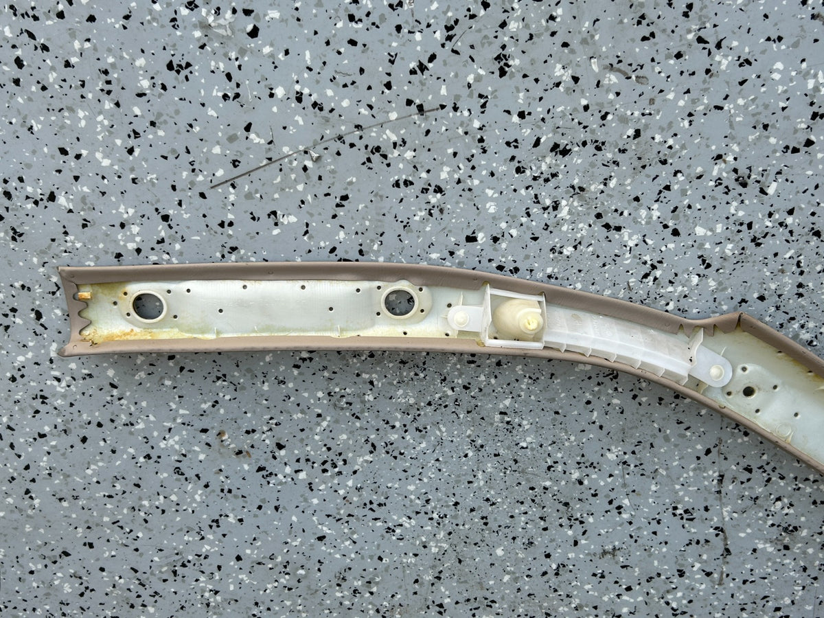 98-03 Toyota Land Cruiser Front Right Windshield A Pillar Trim OEM 62210-60070