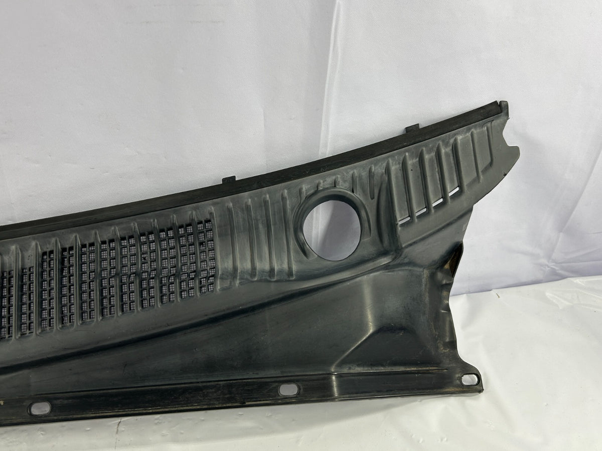 98-07 Toyota Land Cruiser Left Driver Side Cowl Top Grille OEM 55782-60030