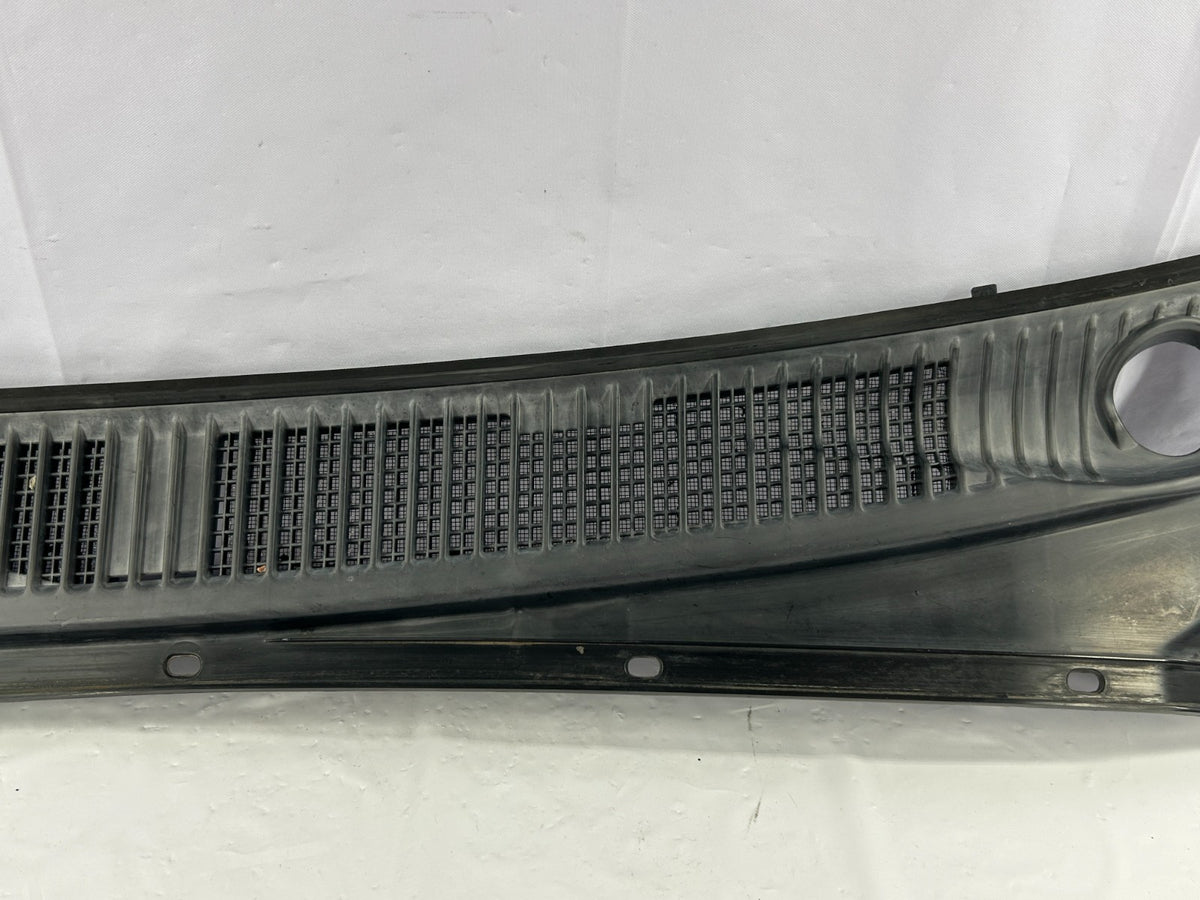 98-07 Toyota Land Cruiser Left Driver Side Cowl Top Grille OEM 55782-60030