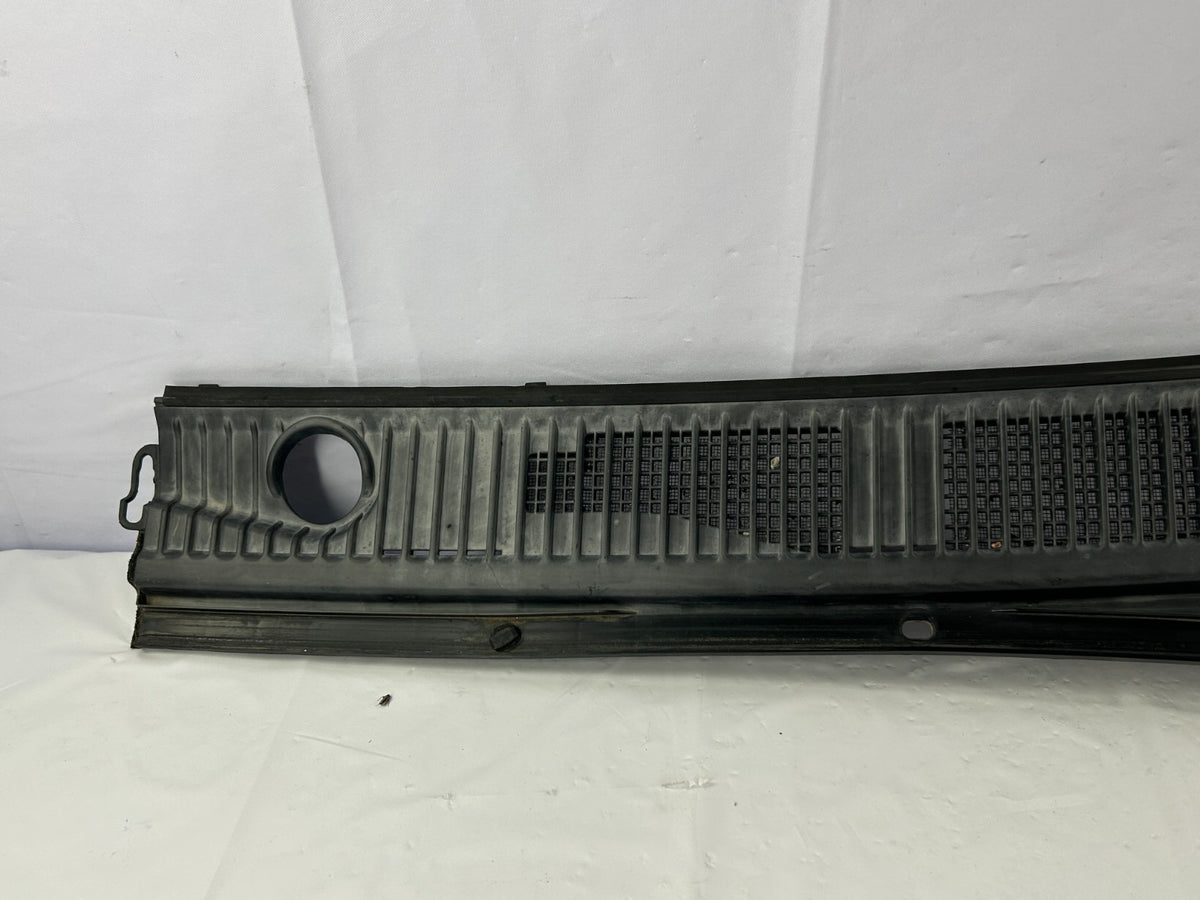 98-07 Toyota Land Cruiser Left Driver Side Cowl Top Grille OEM 55782-60030