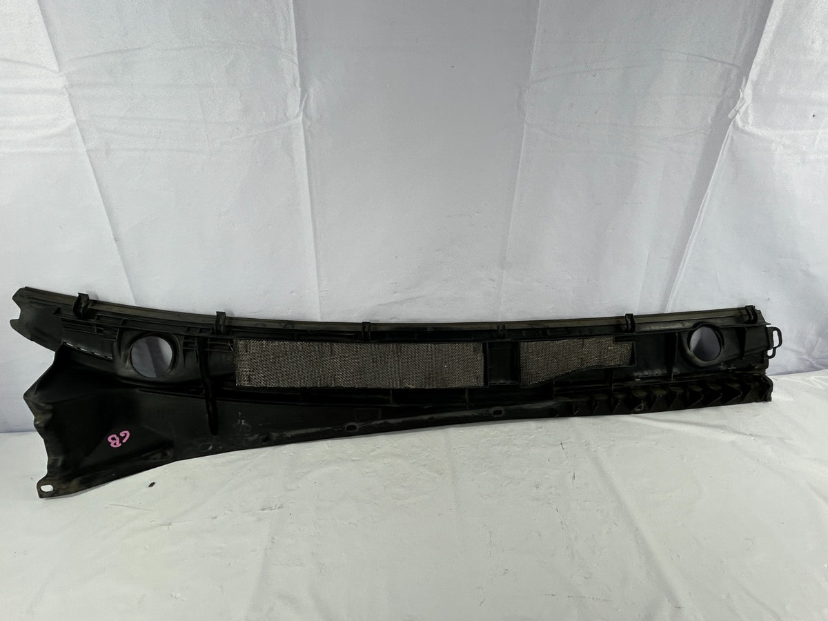 98-07 Toyota Land Cruiser Left Driver Side Cowl Top Grille OEM 55782-60030
