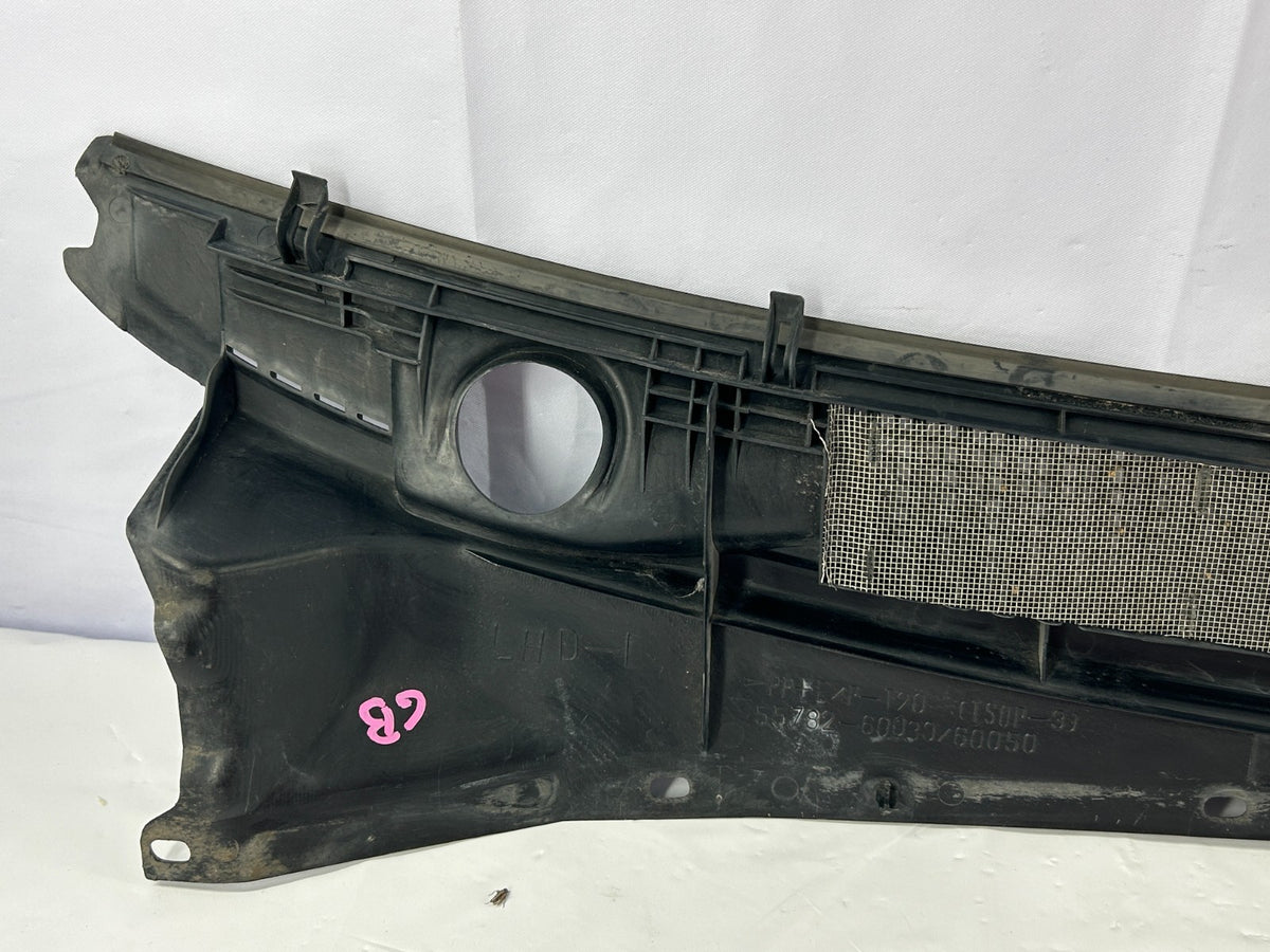 98-07 Toyota Land Cruiser Left Driver Side Cowl Top Grille OEM 55782-60030