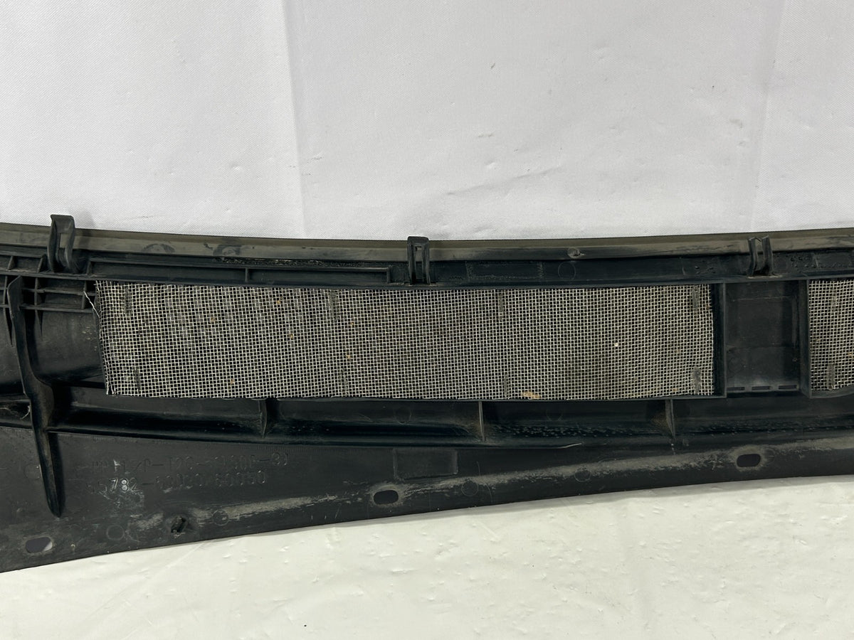 98-07 Toyota Land Cruiser Left Driver Side Cowl Top Grille OEM 55782-60030