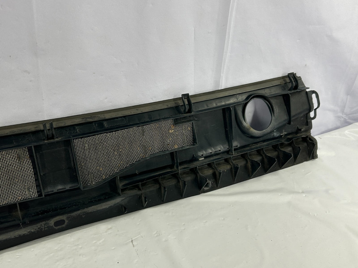 98-07 Toyota Land Cruiser Left Driver Side Cowl Top Grille OEM 55782-60030