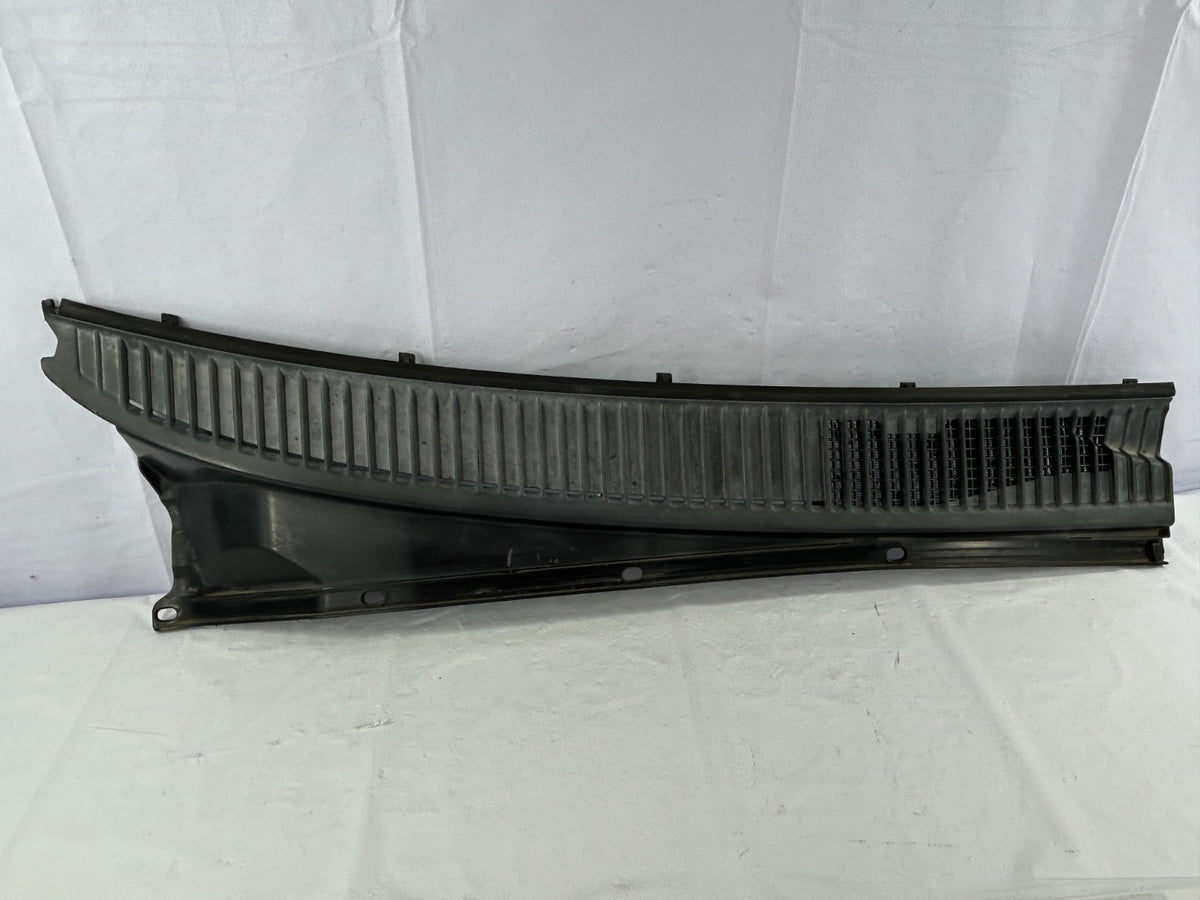 98-07 Toyota Land Cruiser Front Right Windshield Grill Cowl Trim OEM 55781-60110