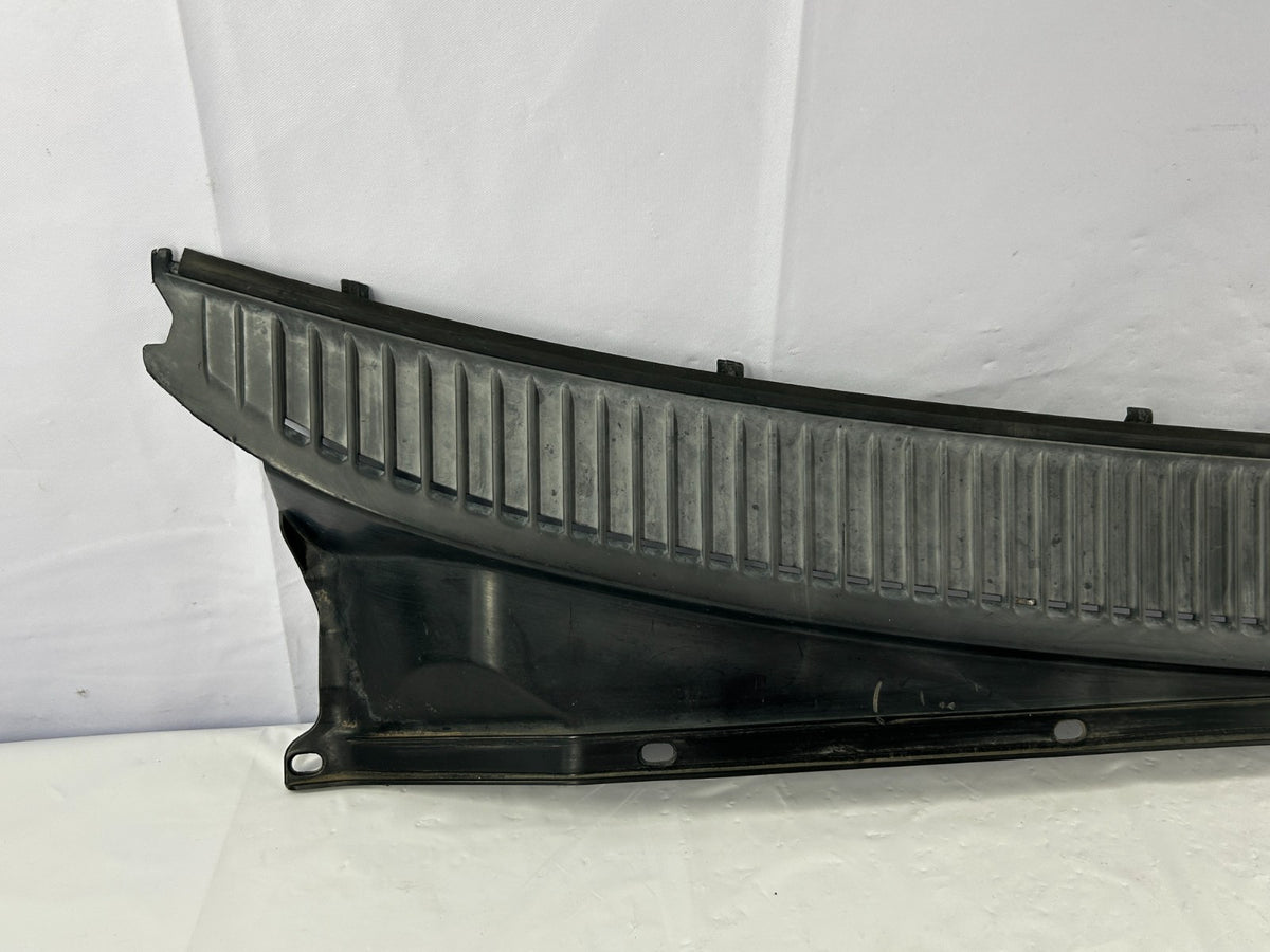 98-07 Toyota Land Cruiser Front Right Windshield Grill Cowl Trim OEM 55781-60110