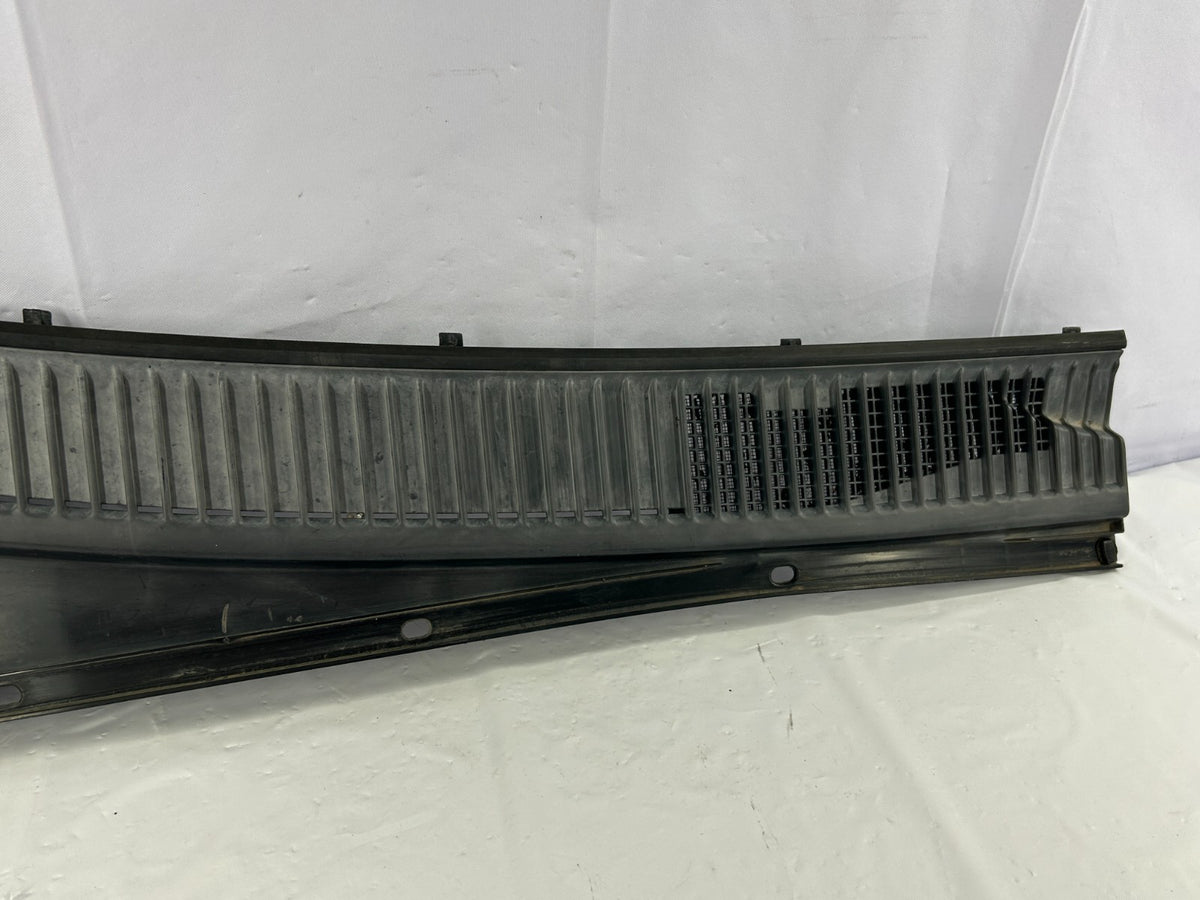 98-07 Toyota Land Cruiser Front Right Windshield Grill Cowl Trim OEM 55781-60110