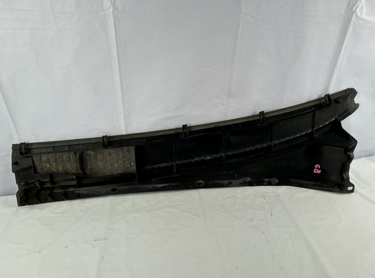 98-07 Toyota Land Cruiser Front Right Windshield Grill Cowl Trim OEM 55781-60110
