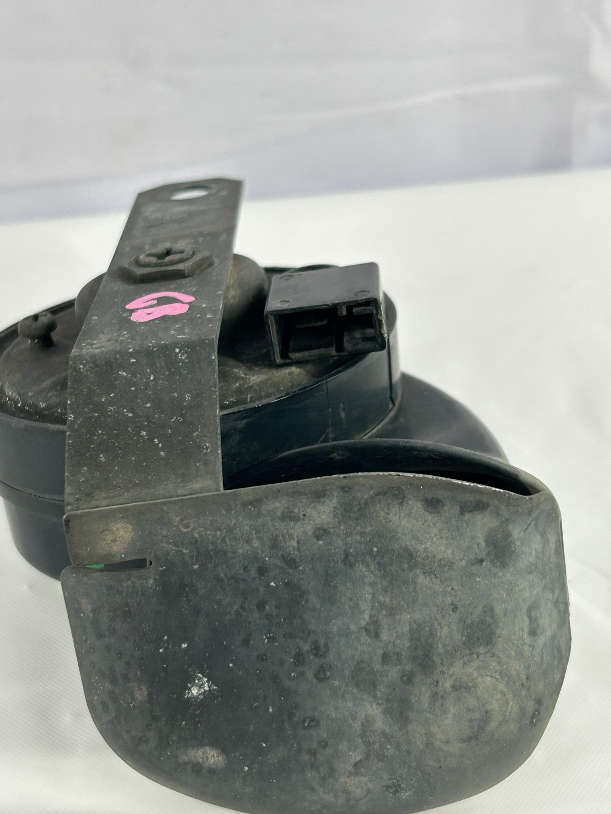 99-03 Toyota Land Cruiser Electric High Tone Pitch Warning Horn OEM 86510-60190