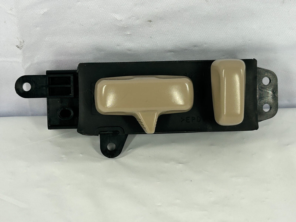 98-07 Toyota Land Cruiser Front Left Power Seat Adjust Switch OEM 84922-60100
