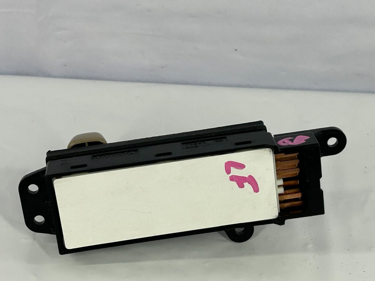 98-07 Toyota Land Cruiser Front Left Power Seat Adjust Switch OEM 84922-60100
