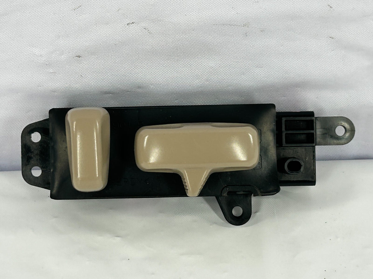 98-07 Toyota Land Cruiser Front RIGHT Power Seat Adjust Switch OEM 84922-60090