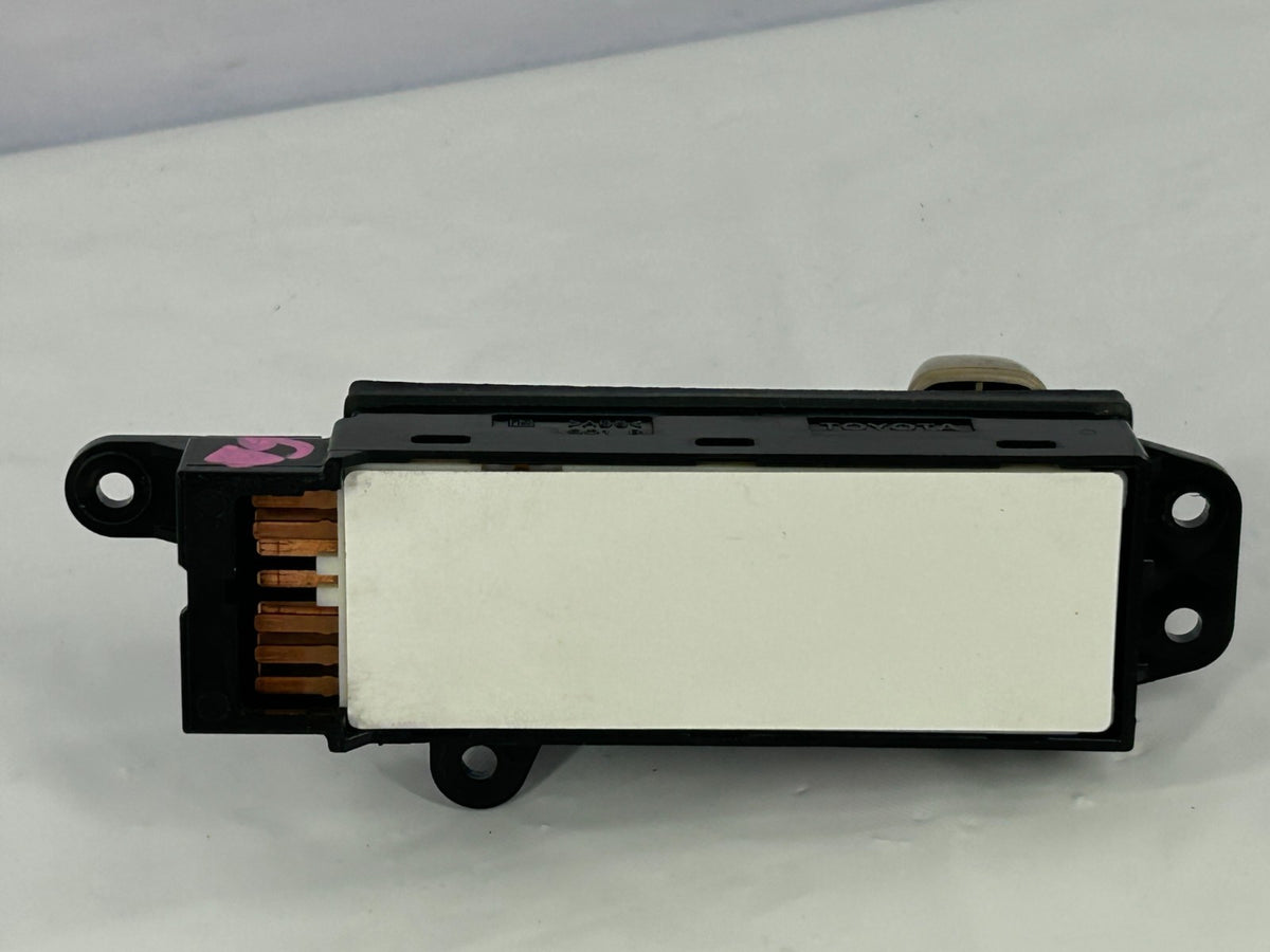 98-07 Toyota Land Cruiser Front RIGHT Power Seat Adjust Switch OEM 84922-60090