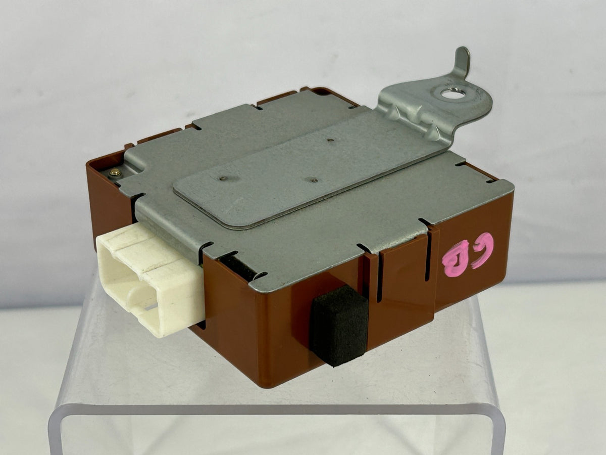 1999-2003 Toyota Land Cruiser Door Control Receiver Module OEM 89741-60061